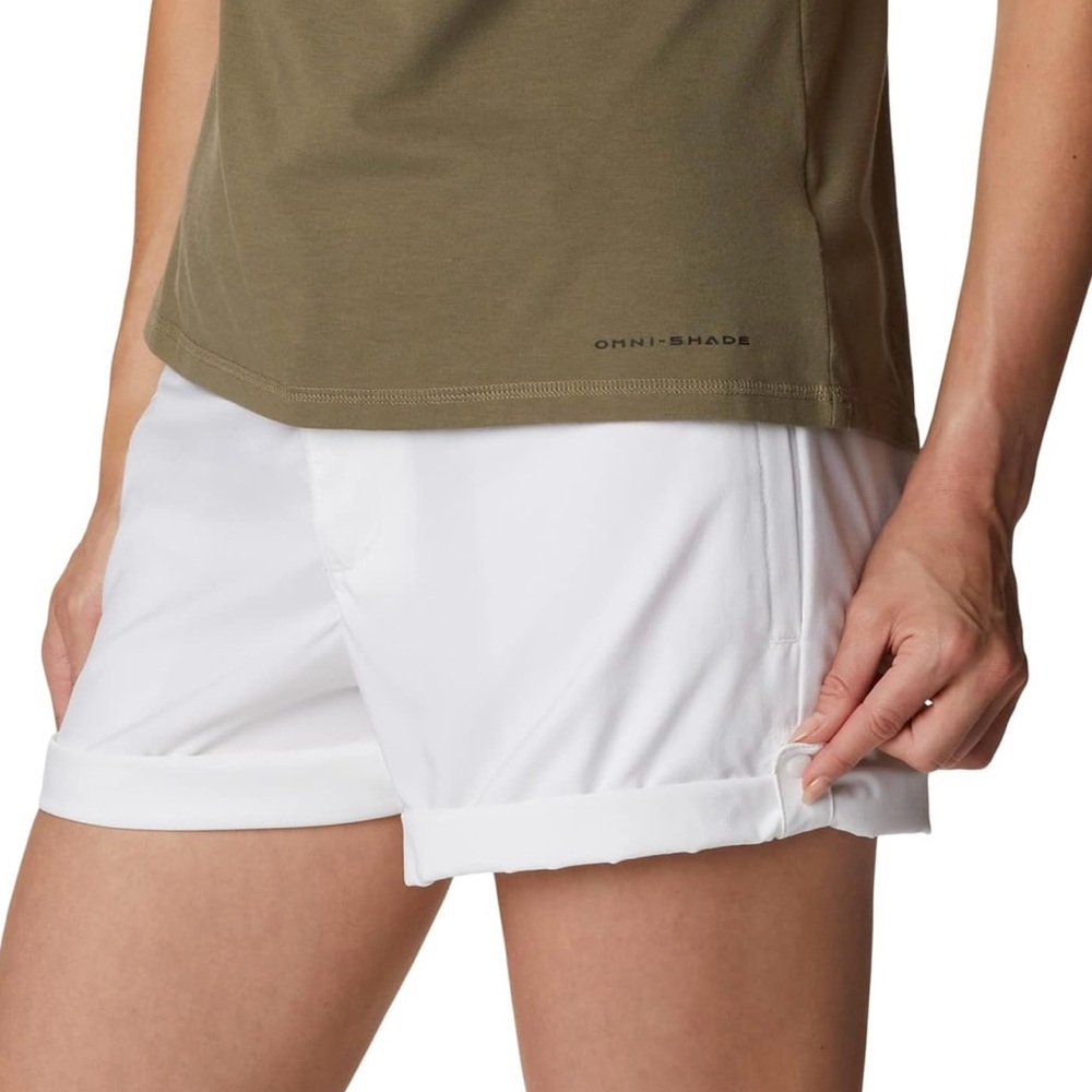 NWT - Columbia Women’s Silver Ridge Utility Shorts - White - Size 6 🤍